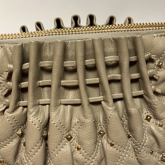 Marc Jacobs gray quilted leather bag with gold studs - Picture 5 of 11